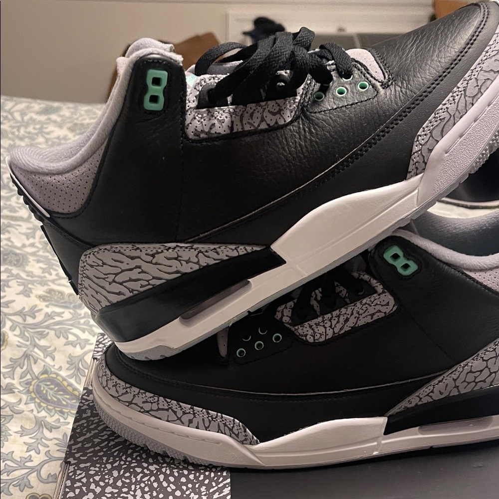 Jordan Air Jordan 3 Retro Black and Green Glow - Picture 3 of 9
